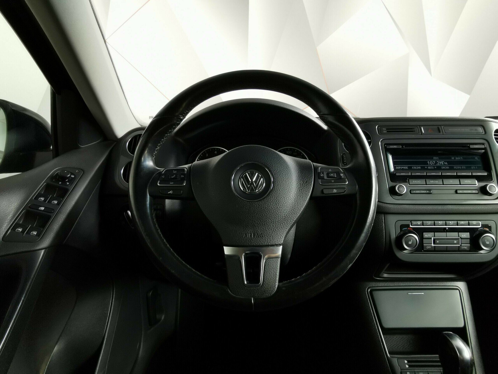 Volkswagen Tiguan, 2.0 л, АТ, 2013 фото 10