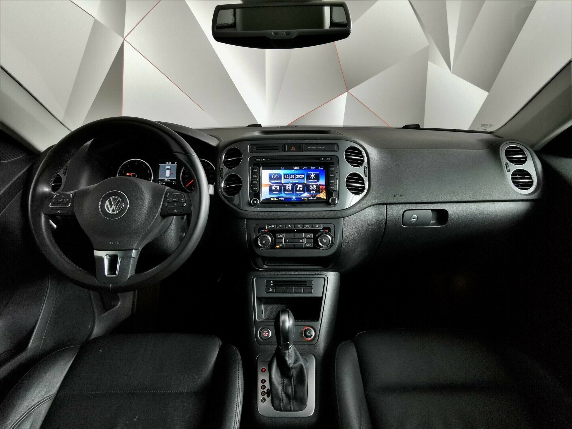 Volkswagen Tiguan, 2.0 л, АТ, 2015 фото 8