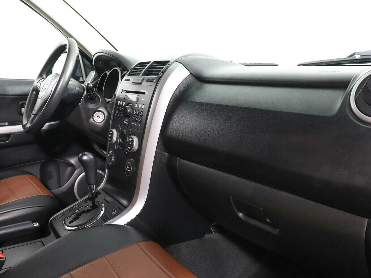 Suzuki Grand Vitara, 2.4 л, АТ, 2011 фото 2