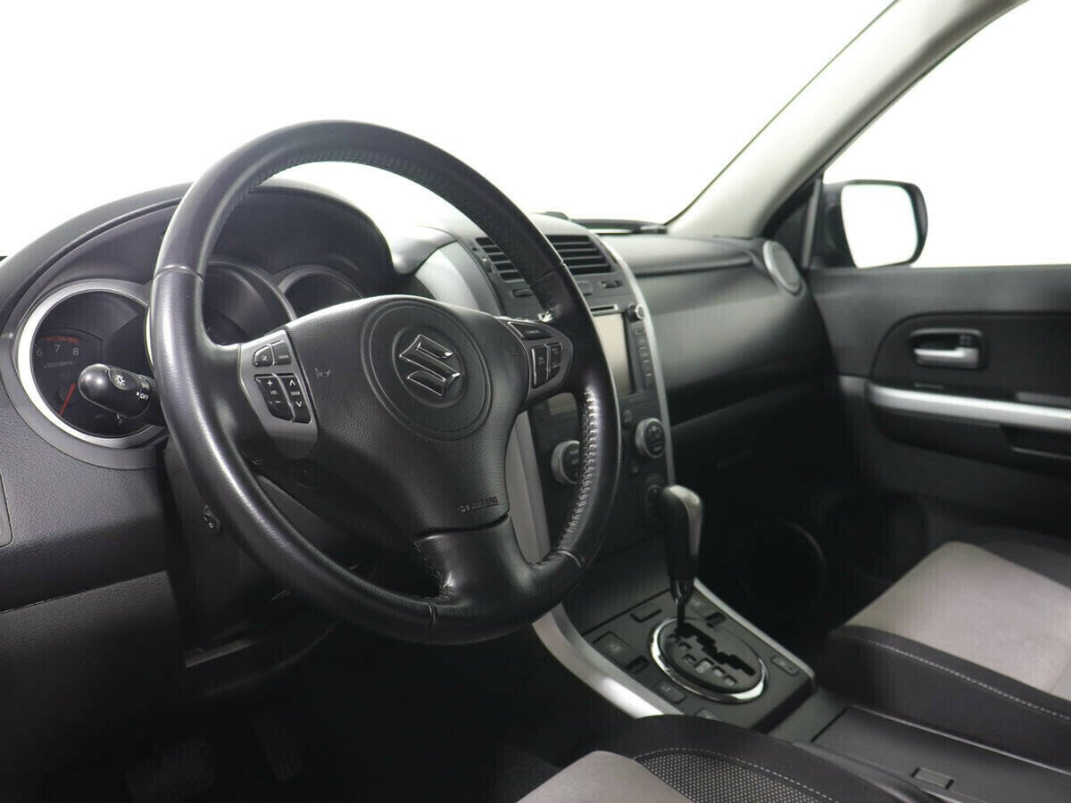 Suzuki Grand Vitara, 2.4 л, АТ, 2011 фото 8