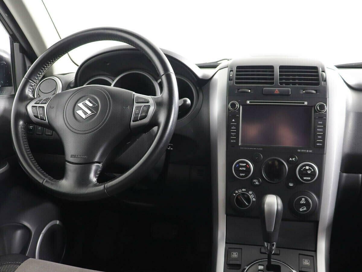 Suzuki Grand Vitara, 2.4 л, АТ, 2011 фото 2