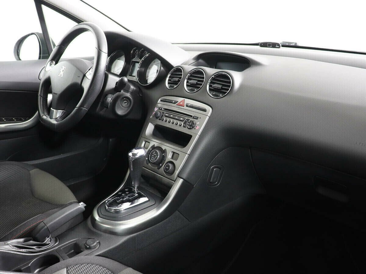 Peugeot 308, 1.6 л, АТ, 2011 фото 2