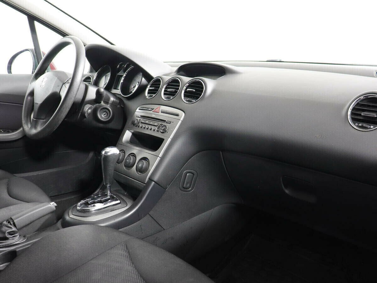 Peugeot 308, 1.6 л, АТ, 2011 фото 1
