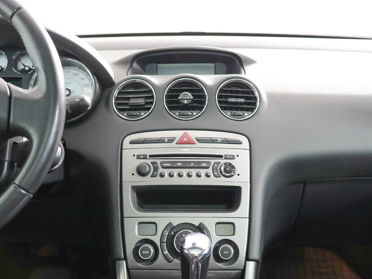 Peugeot 308, 1.6 л, АТ, 2011 фото 1