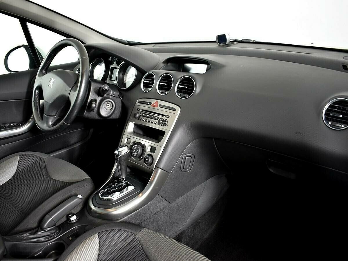 Peugeot 308, 1.6 л, АТ, 2011 фото 2