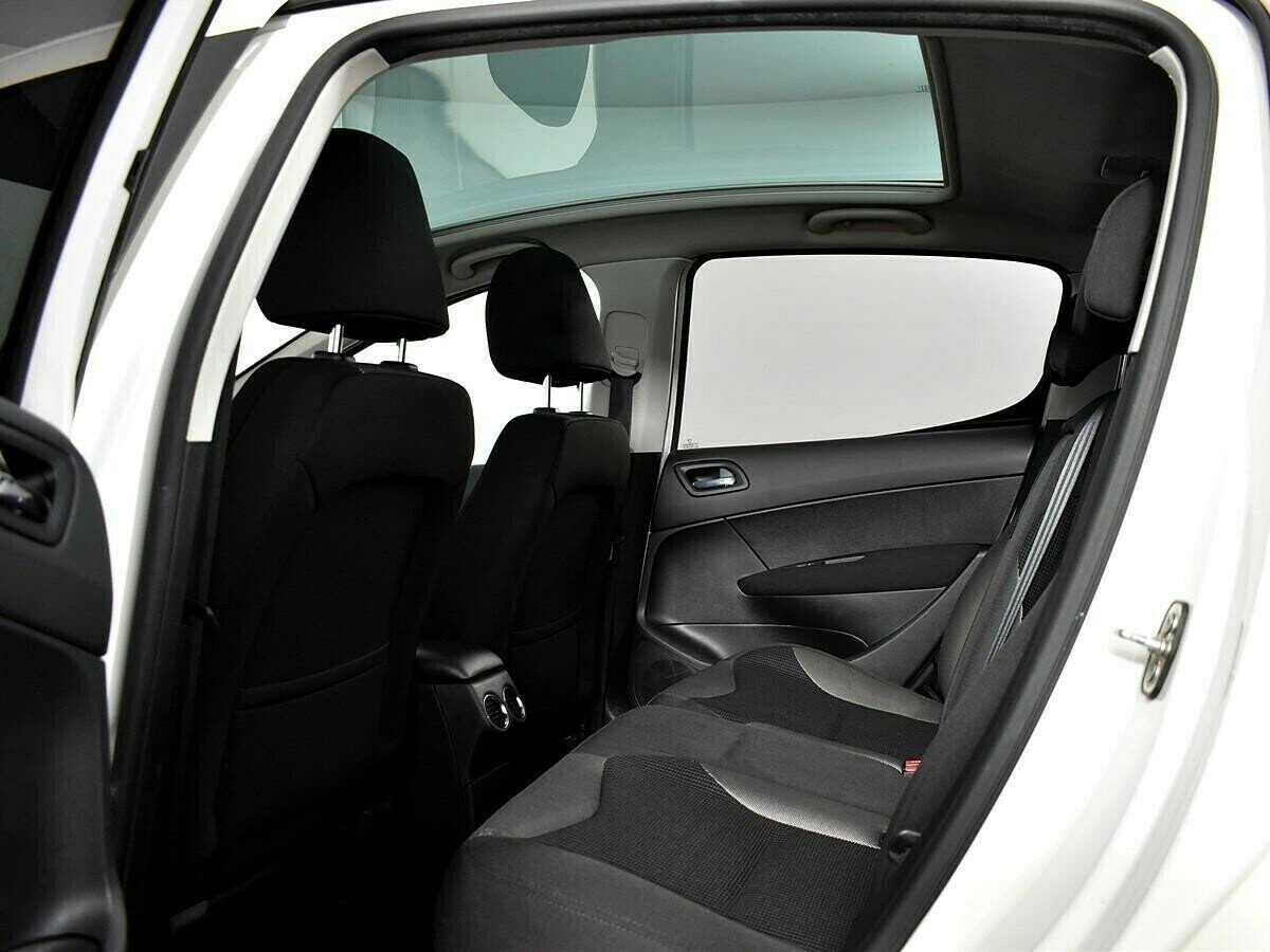 Peugeot 308, 1.6 л, АТ, 2011 фото 1