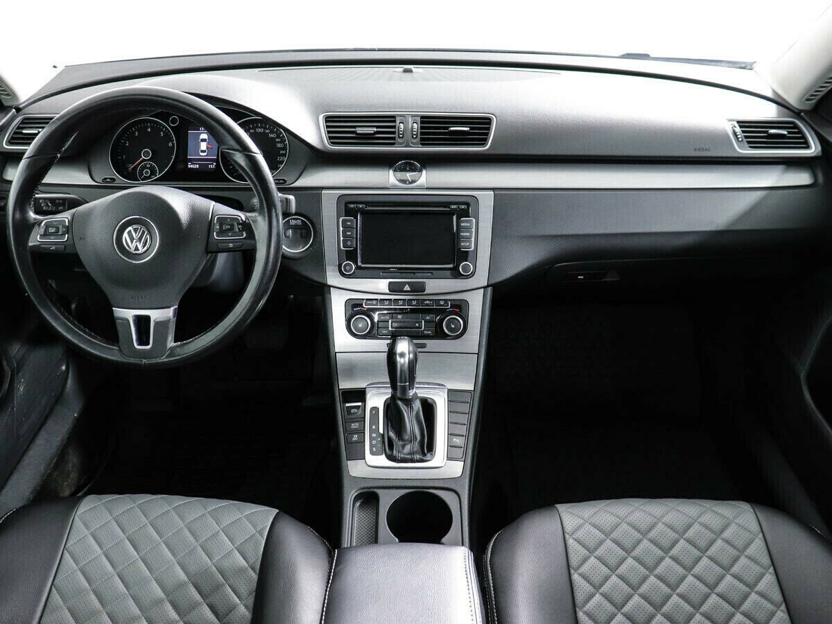 Volkswagen Passat, 1.8 л, Робот, 2011 фото 7