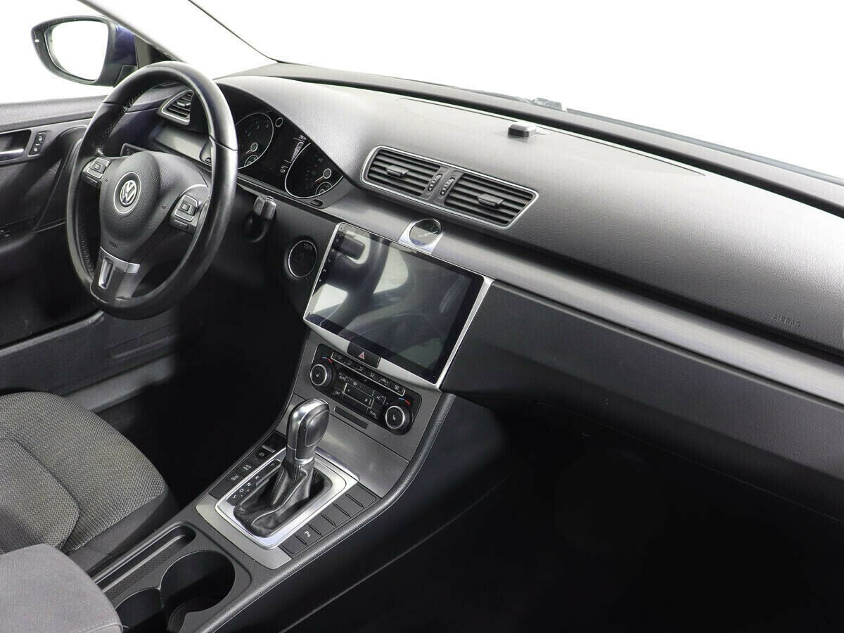 Volkswagen Passat, 1.8 л, Робот, 2012 фото 8
