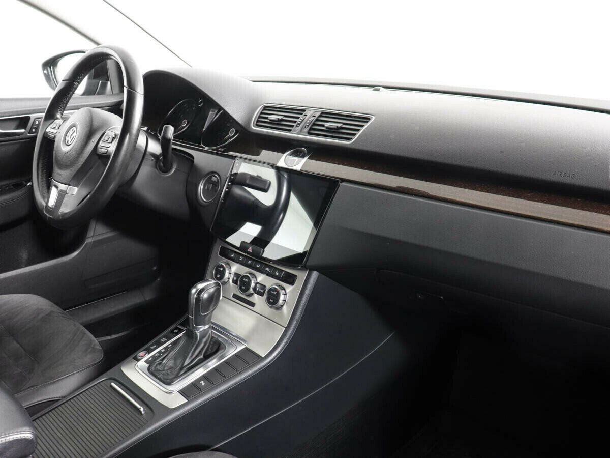Volkswagen Passat, 1.8 л, Робот, 2013 фото 10