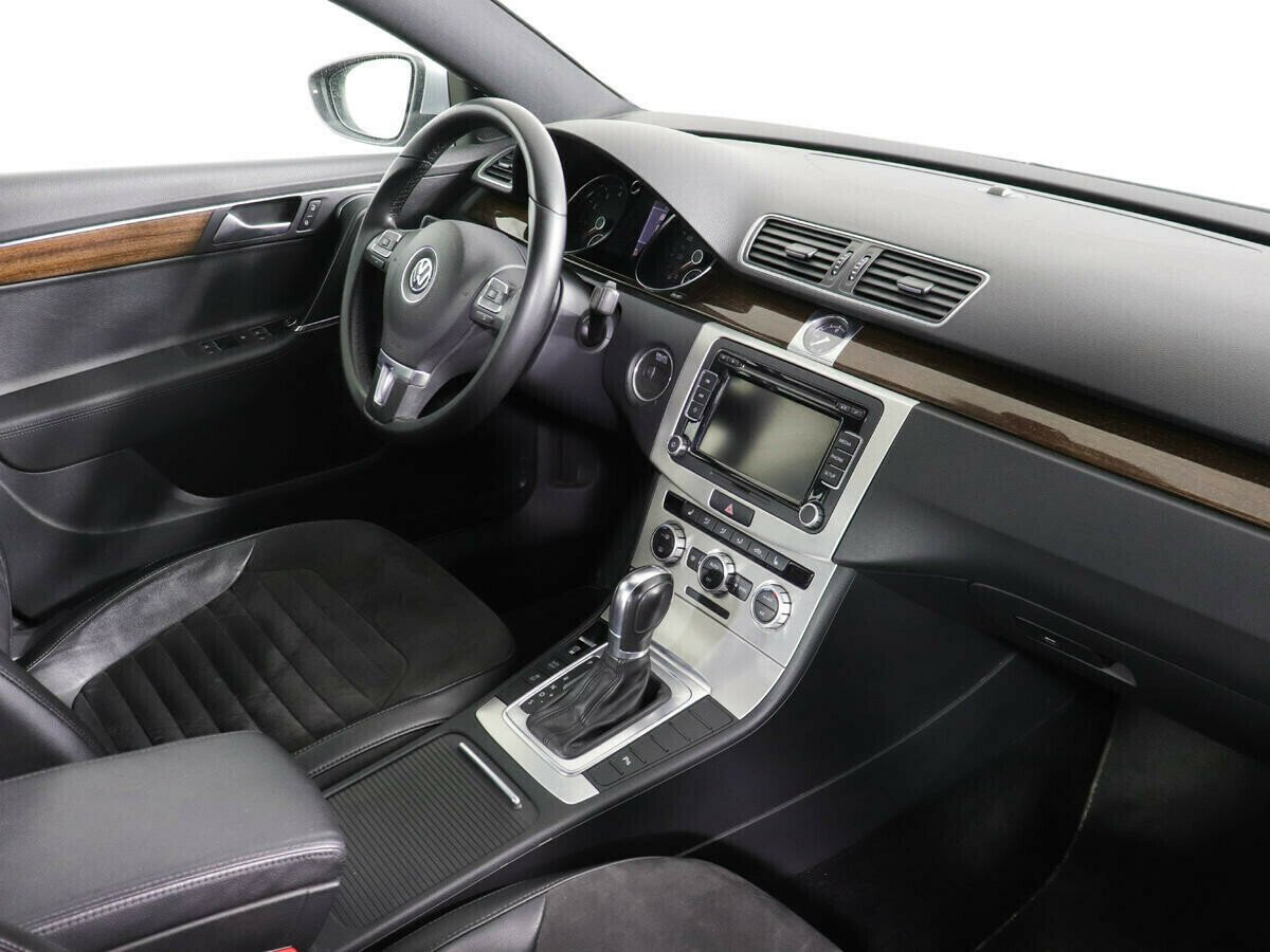Volkswagen Passat, 1.8 л, Робот, 2014 фото 7