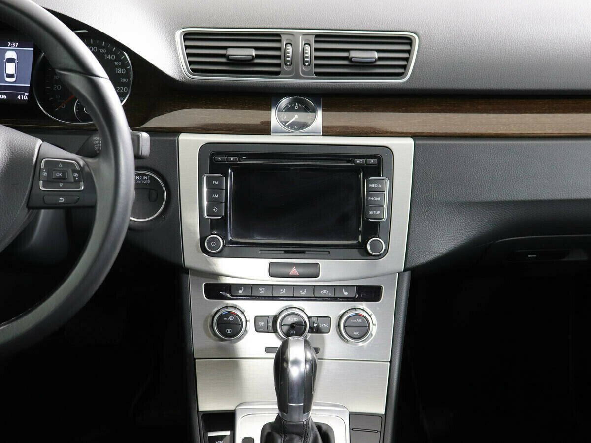 Volkswagen Passat, 1.8 л, Робот, 2014 фото 2