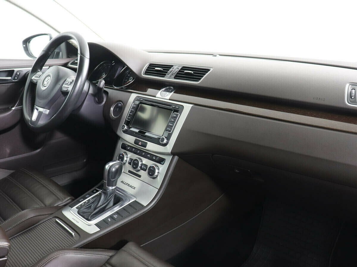Volkswagen Passat, 2.0 л, Робот, 2013 фото 8