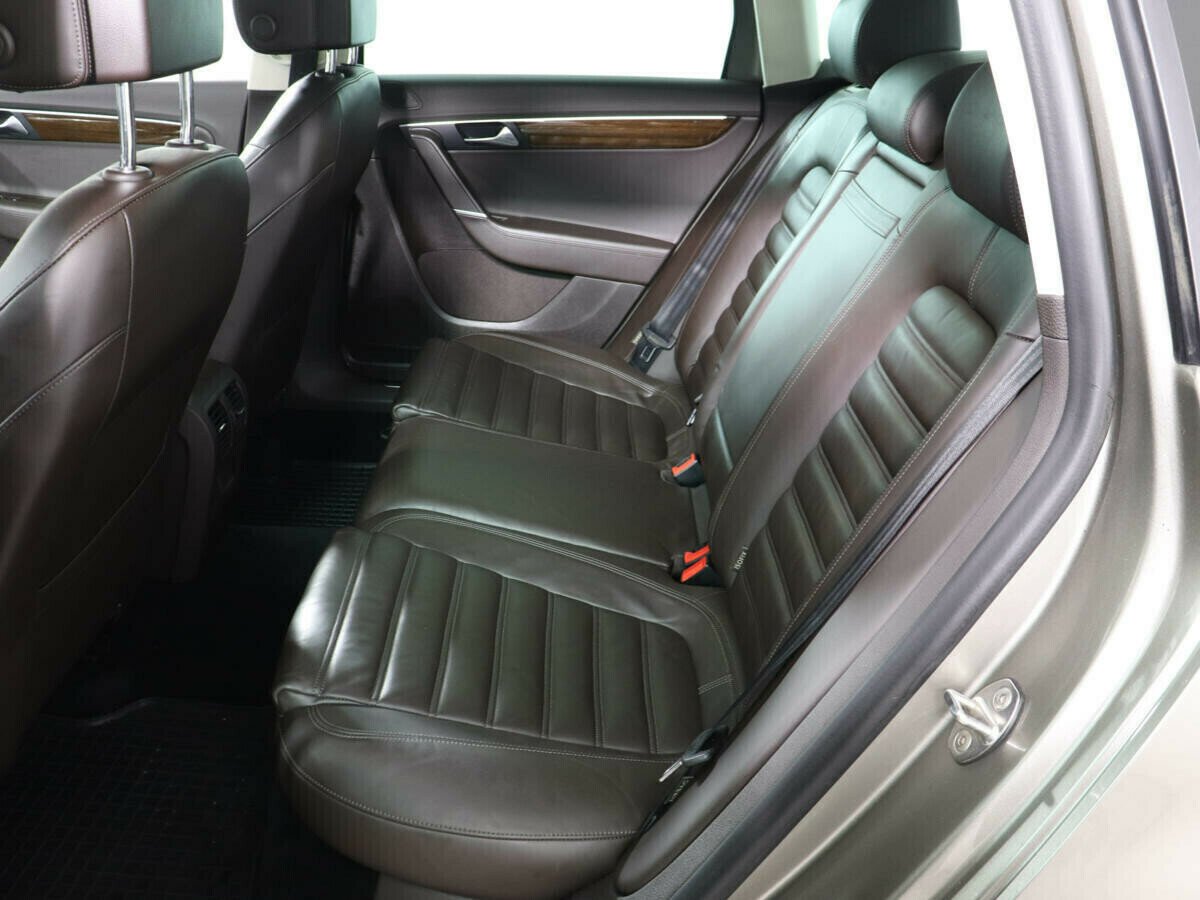 Volkswagen Passat, 2.0 л, Робот, 2013 фото 9