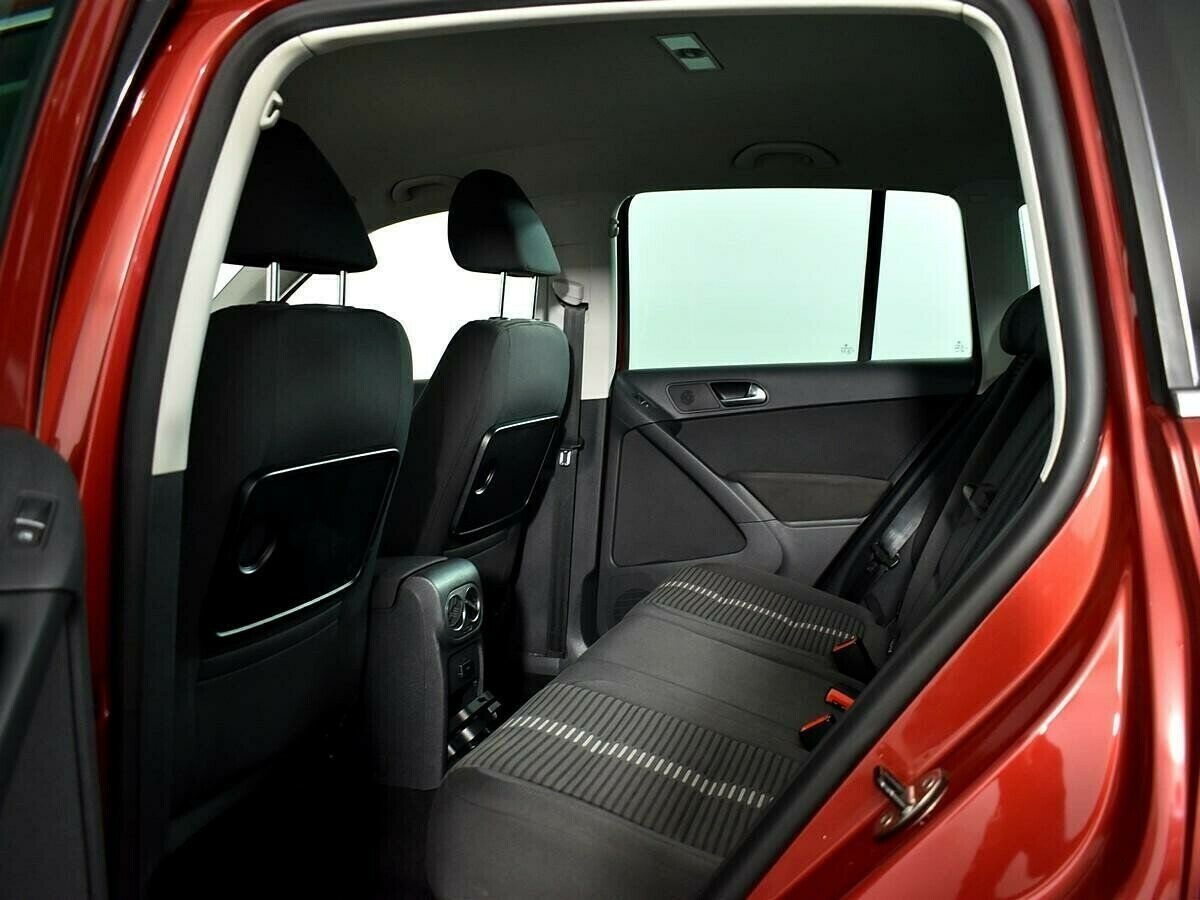 Volkswagen Tiguan, 2.0 л, АТ, 2011 фото 2