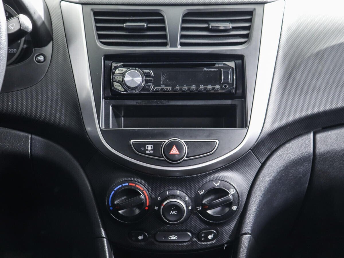 Hyundai Solaris 1.6 МКПП, 2014, 119 000 км фото 8