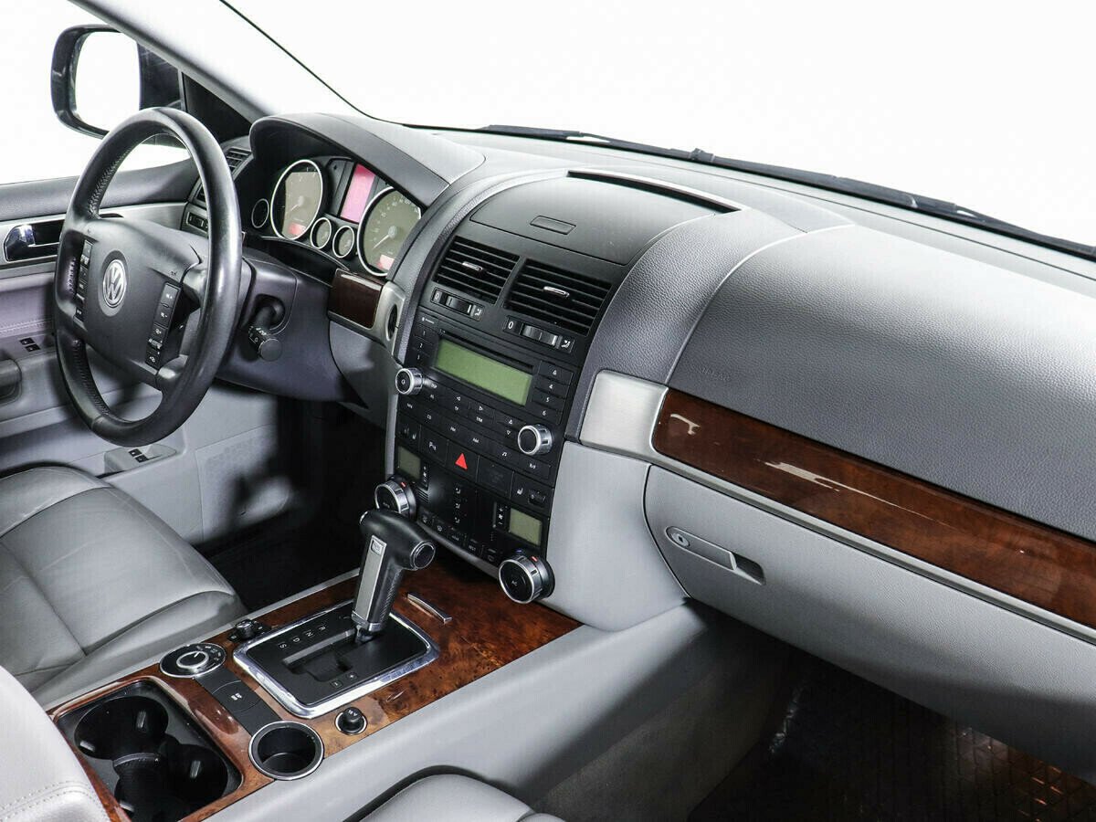 Volkswagen Touareg, 2.5 л, АТ, 2008 фото 2