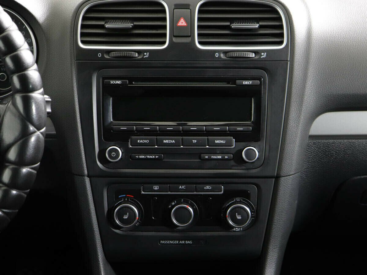 Volkswagen Golf, 1.6 л, МТ, 2011 фото 1