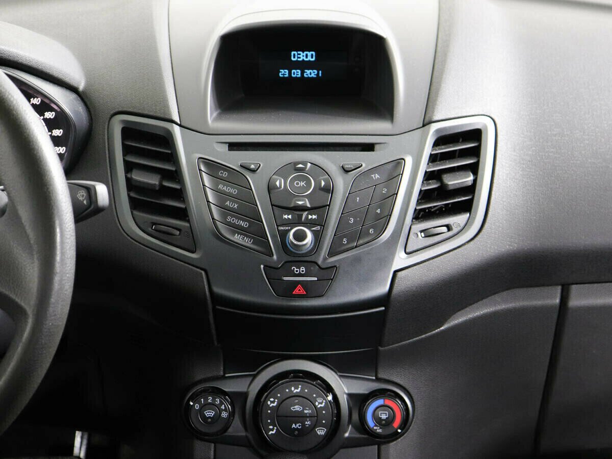 Ford Fiesta, 1.6 л, Робот, 2016 фото 2