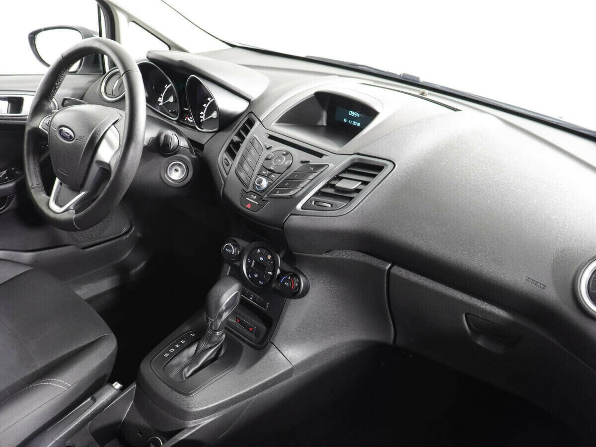 Ford Fiesta, 1.6 л, Робот, 2017 фото 8