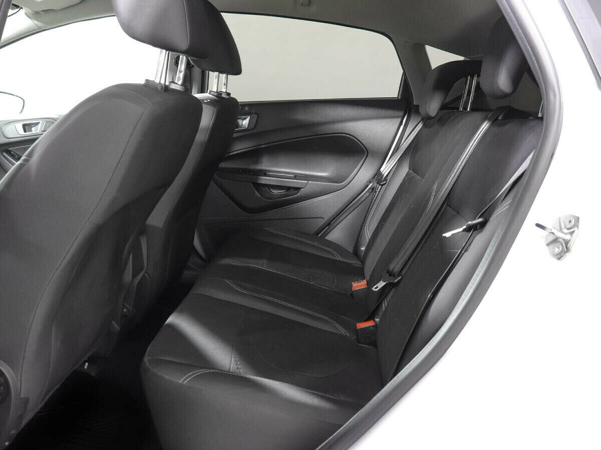 Ford Fiesta, 1.6 л, Робот, 2017 фото 1