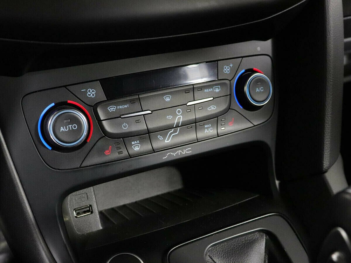 Ford Focus, 1.6 л, Робот, 2017 фото 9