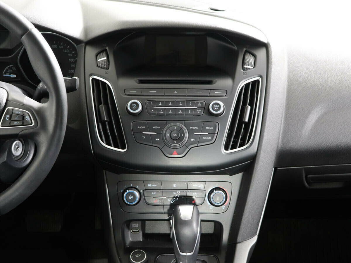 Ford Focus, 1.6 л, Робот, 2018 фото 2