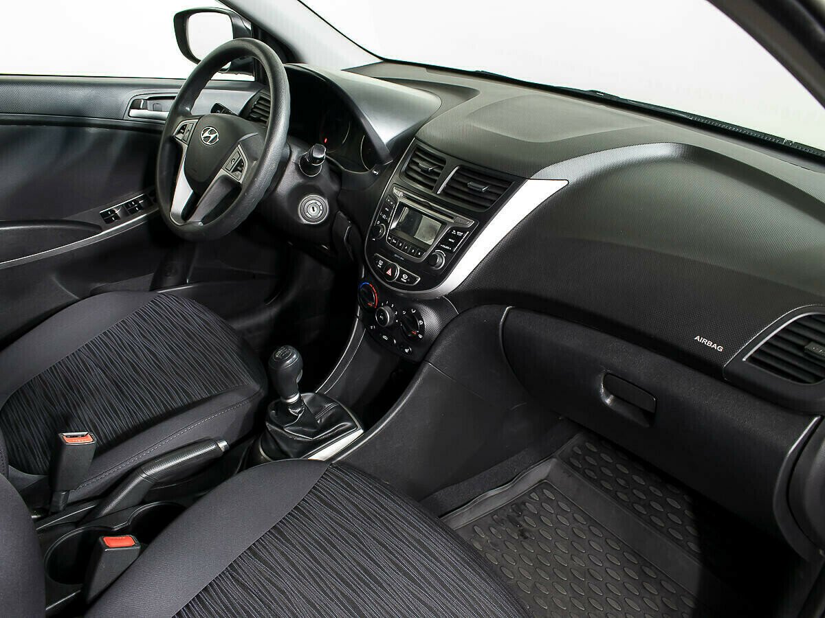 Hyundai Solaris, 1.6 л, МТ, 2016 фото 8