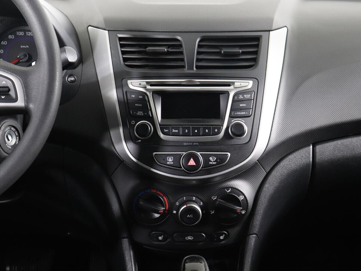 Hyundai Solaris 1.6 АКПП, 2015, 110 000 км фото 8