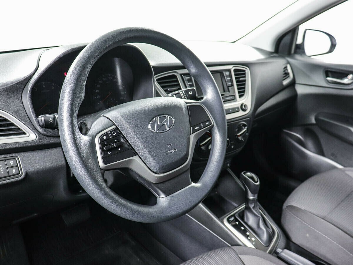 Hyundai Solaris, 1.6 л, АТ, 2019 фото 2