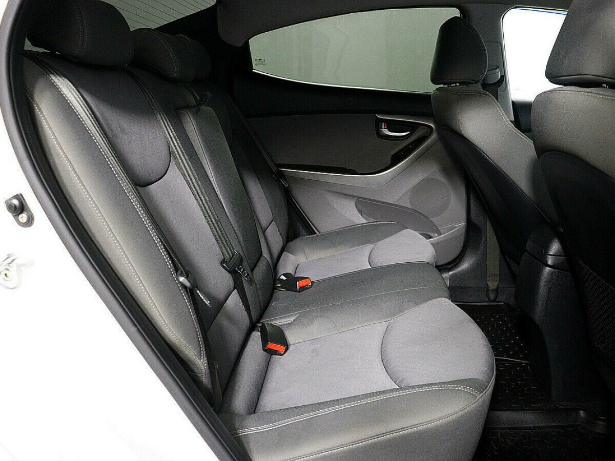 Hyundai Elantra, 2.0 л, АТ, 2014 фото 2