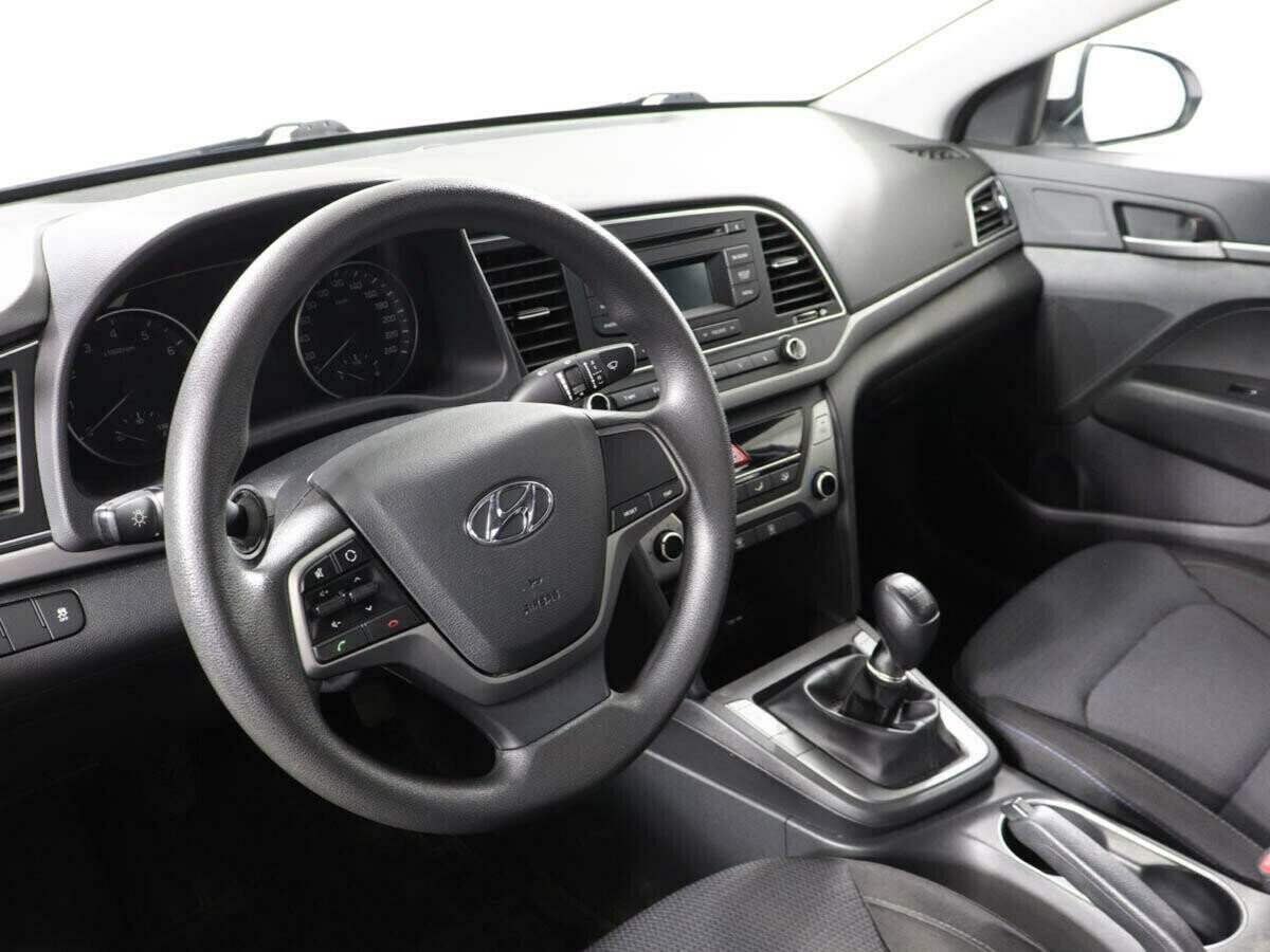 Hyundai Elantra, 2.0 л, АТ, 2016 фото 7