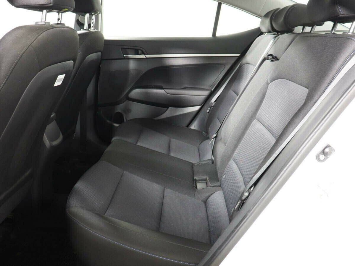 Hyundai Elantra, 2.0 л, АТ, 2016 фото 8