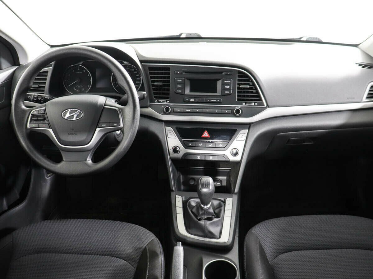 Hyundai Elantra, 2.0 л, АТ, 2016 фото 2