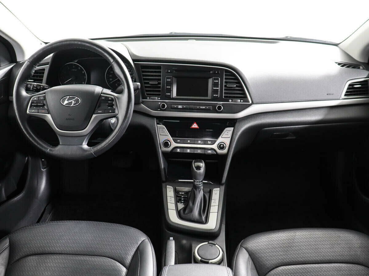 Hyundai Elantra, 2.0 л, АТ, 2016 фото 1