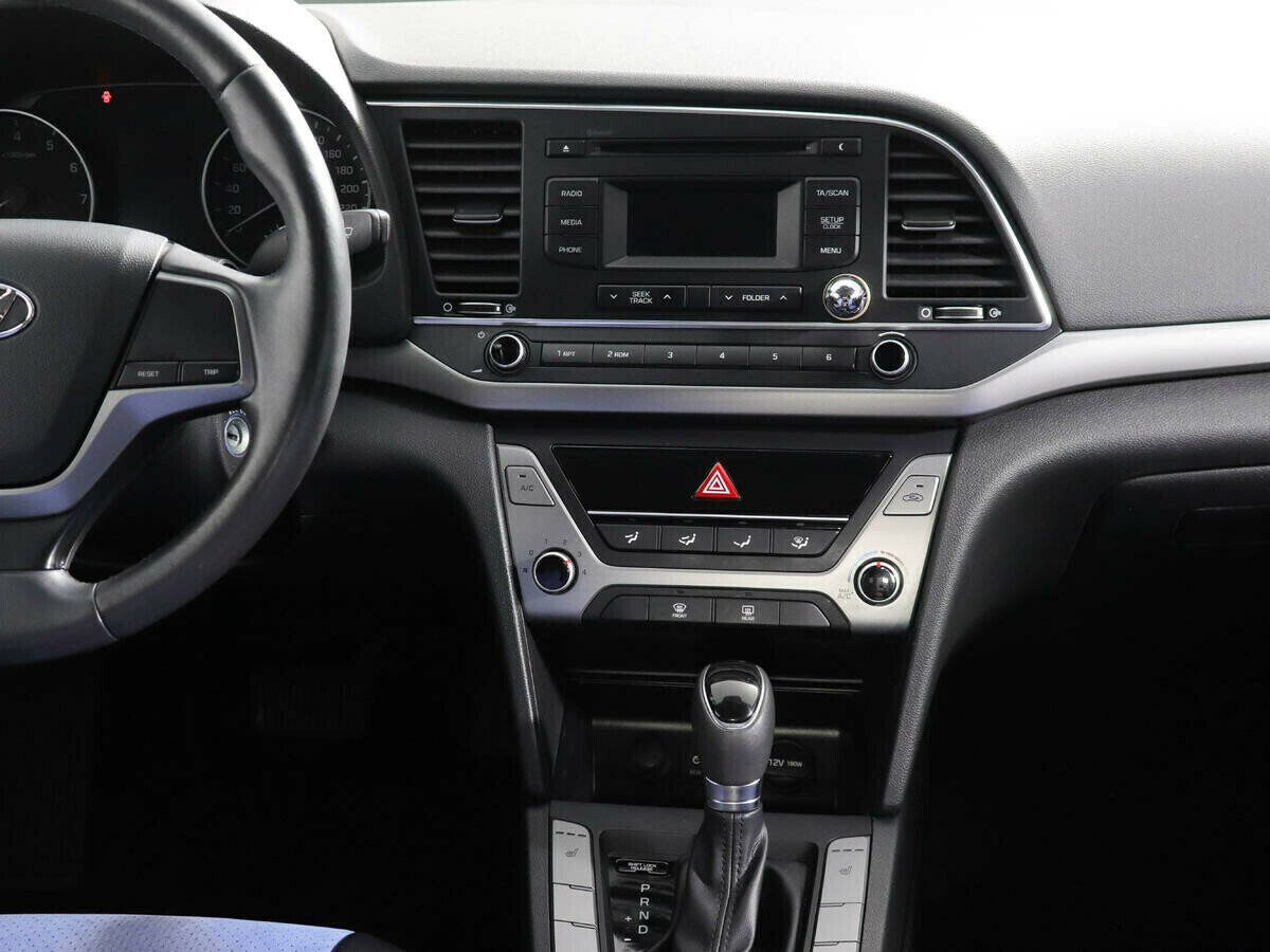 Hyundai Elantra, 2.0 л, АТ, 2017 фото 2
