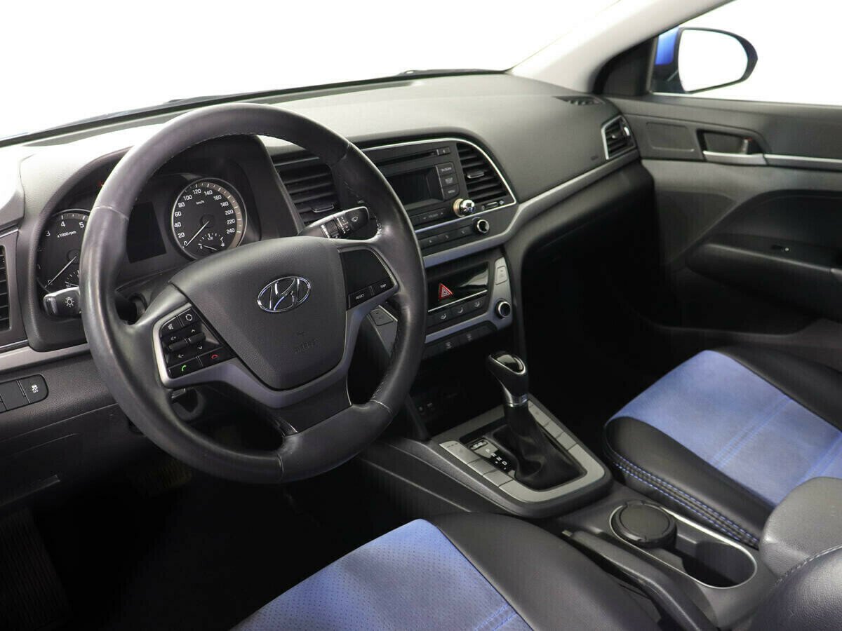 Hyundai Elantra, 2.0 л, АТ, 2017 фото 1