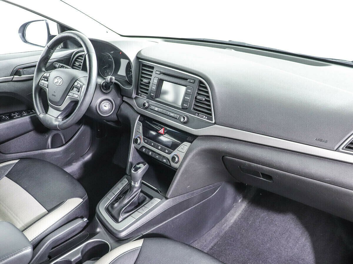 Hyundai Elantra, 2.0 л, АТ, 2018 фото 1