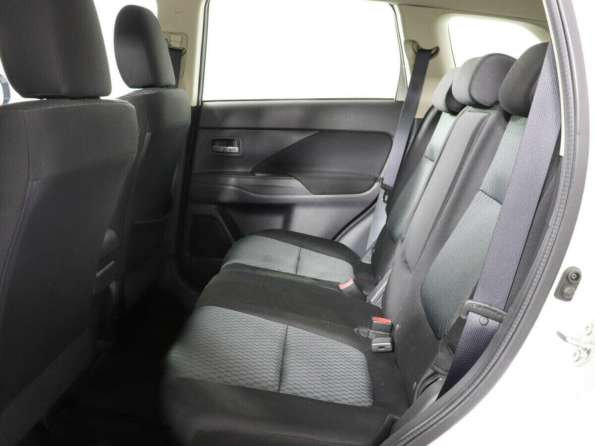 Mitsubishi Outlander, 2.0 л, Вариатор, 2014 фото 8