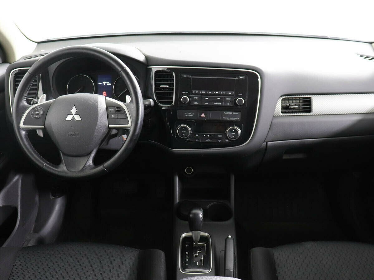 Mitsubishi Outlander, 2.0 л, Вариатор, 2014 фото 2