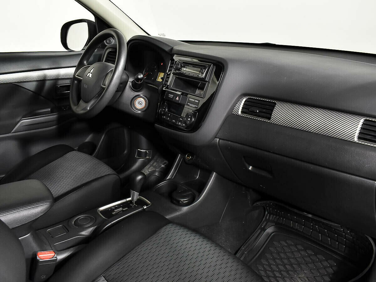 Mitsubishi Outlander, 2.0 л, Вариатор, 2015 фото 7