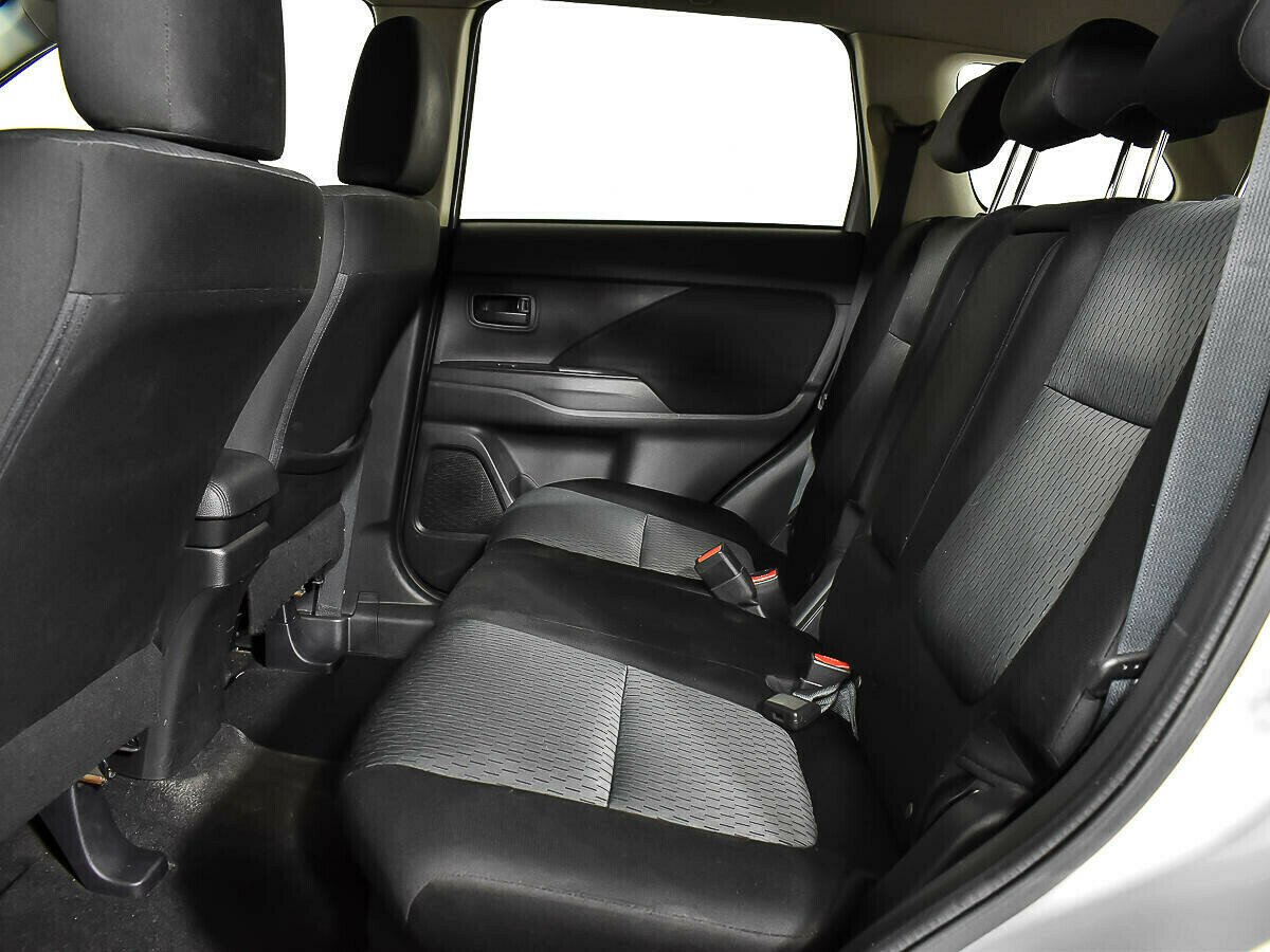 Mitsubishi Outlander, 2.0 л, Вариатор, 2015 фото 8