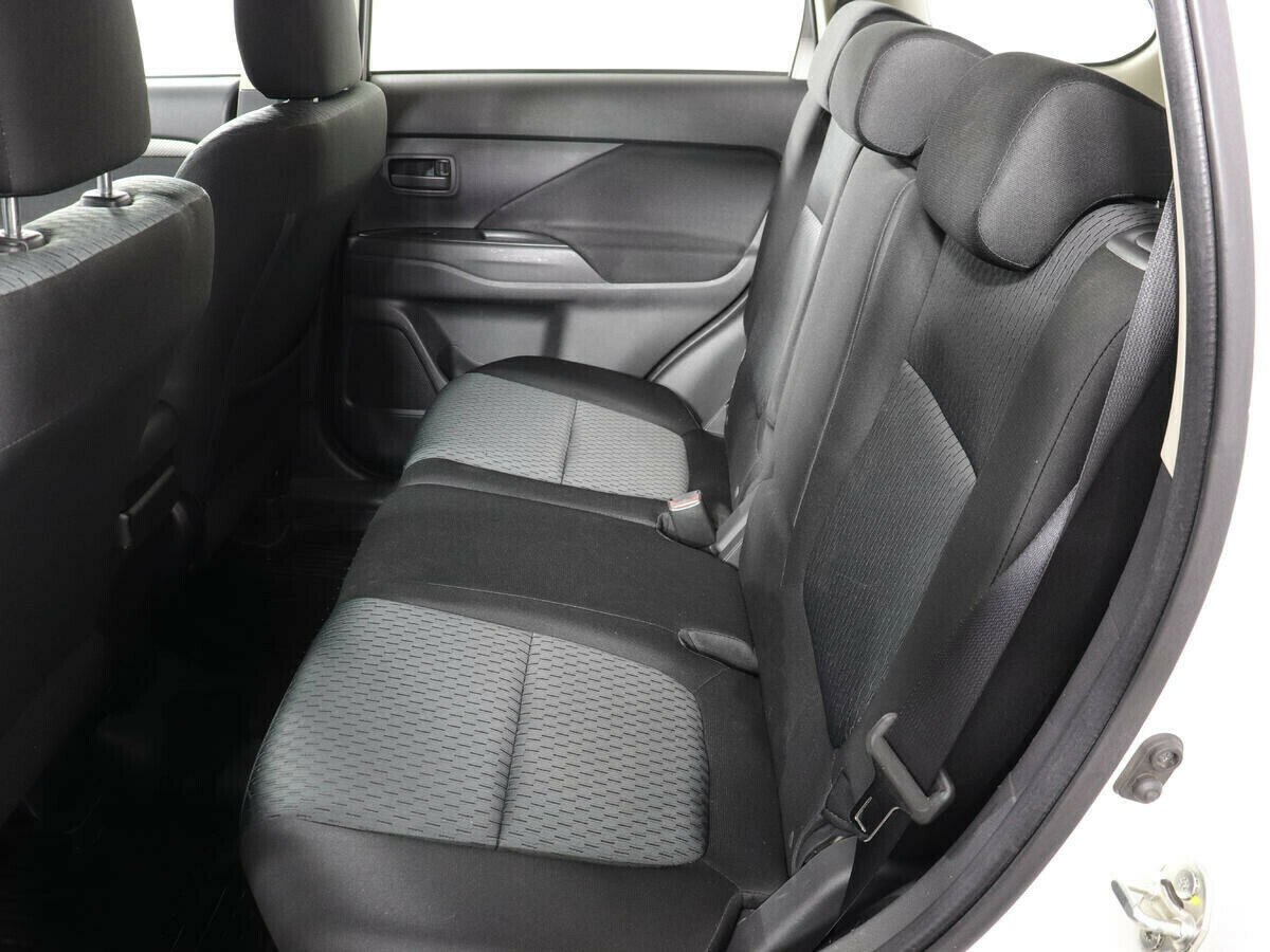 Mitsubishi Outlander, 2.0 л, Вариатор, 2015 фото 8