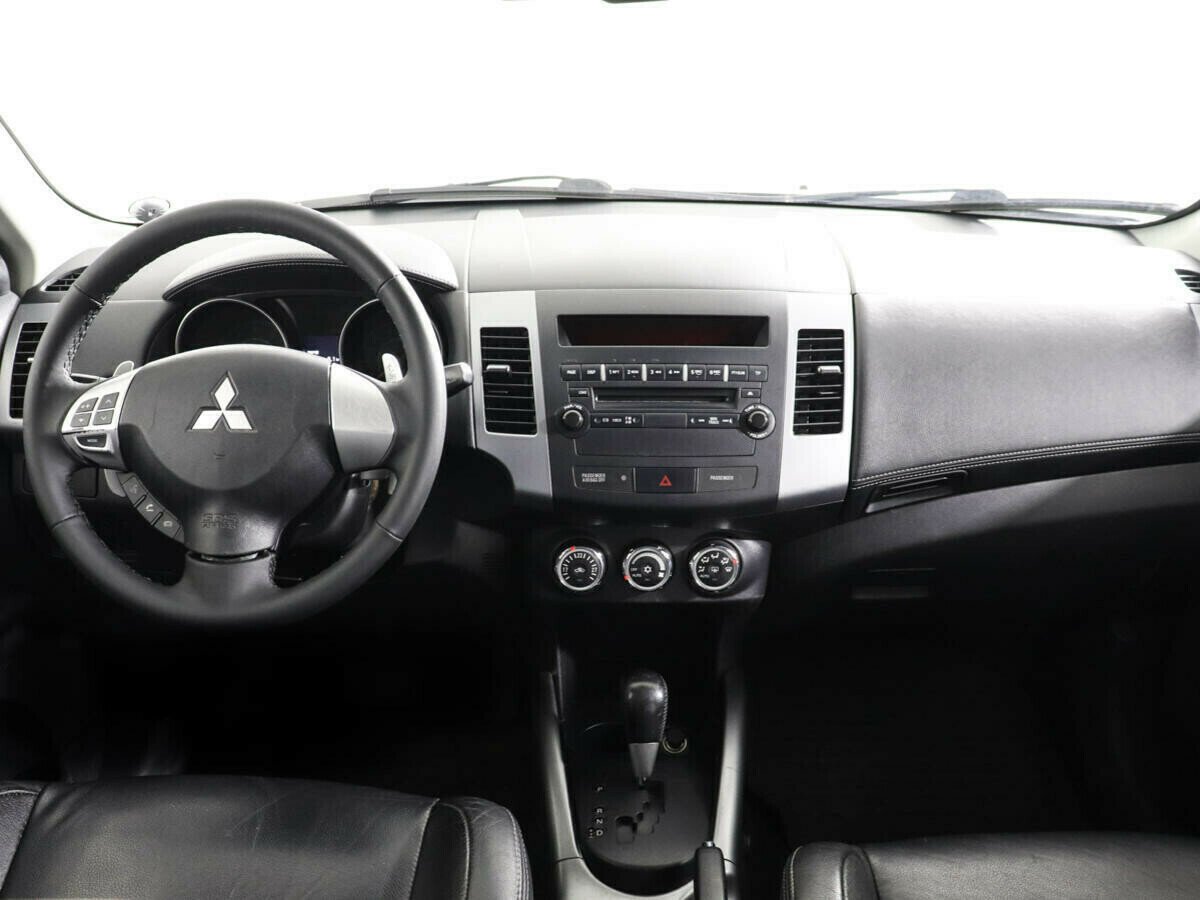 Mitsubishi Outlander, 2.4 л, Вариатор, 2011 фото 9