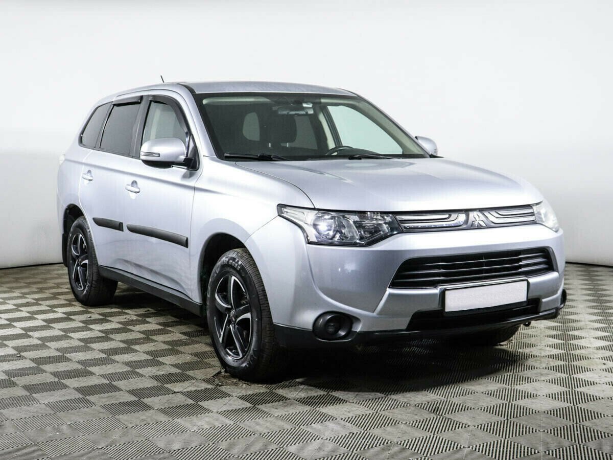 Mitsubishi Outlander, 2.0 л, Вариатор, 2012 фото 5