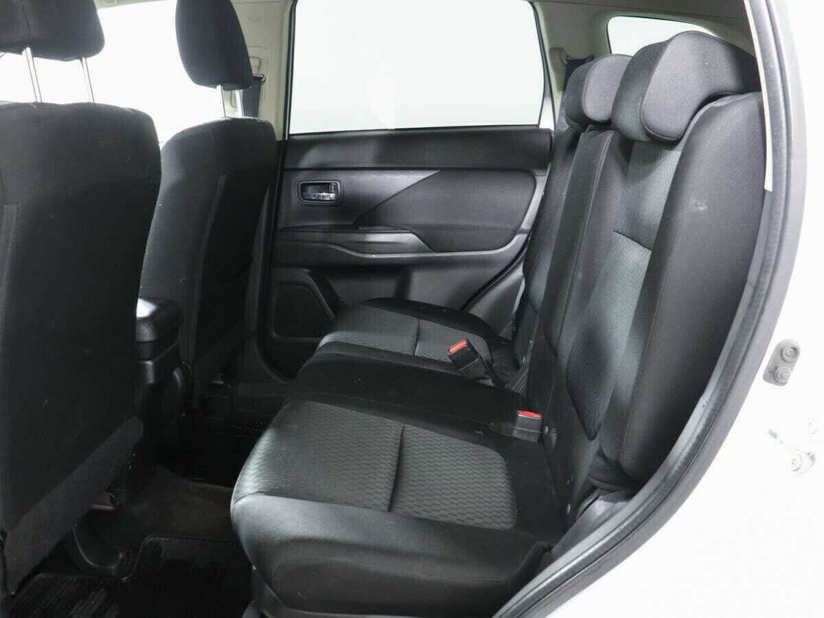 Mitsubishi Outlander, 2.0 л, Вариатор, 2013 фото 8