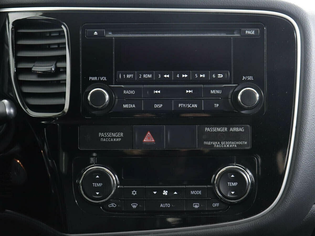 Mitsubishi Outlander, 2.0 л, Вариатор, 2013 фото 2