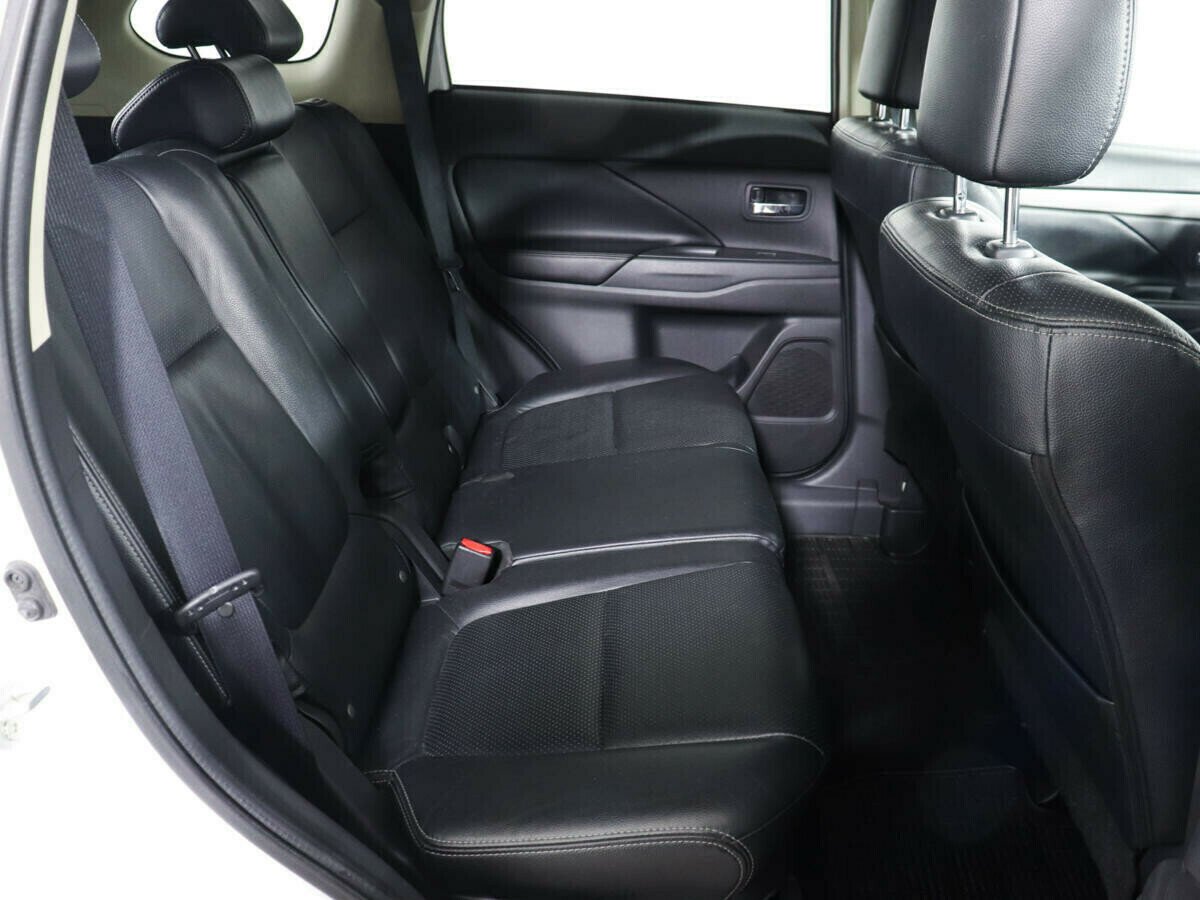 Mitsubishi Outlander, 2.4 л, Вариатор, 2013 фото 1