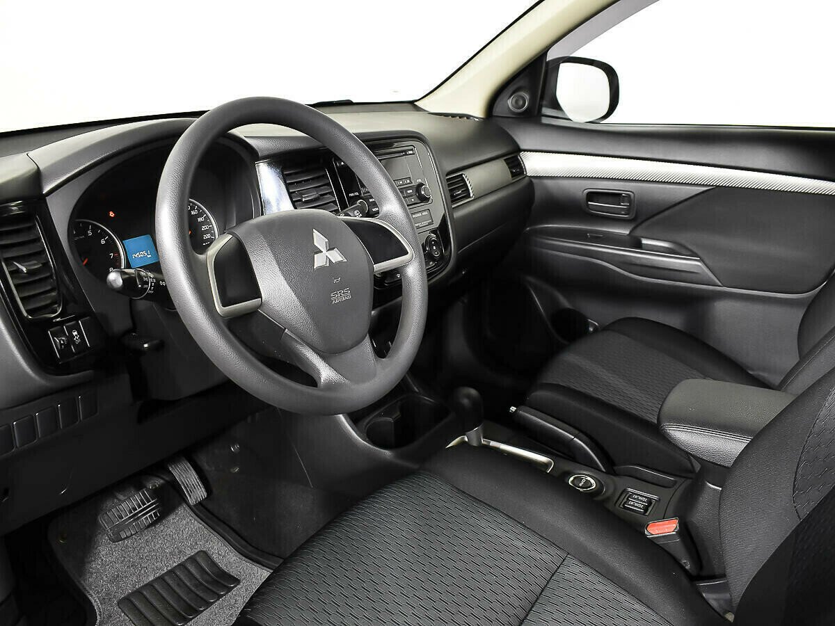 Mitsubishi Outlander, 2.0 л, Вариатор, 2012 фото 8
