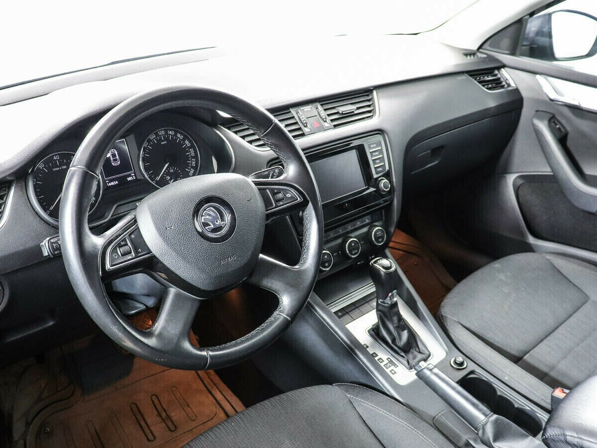 Skoda Octavia, 1.8 л, Робот, 2013 фото 1
