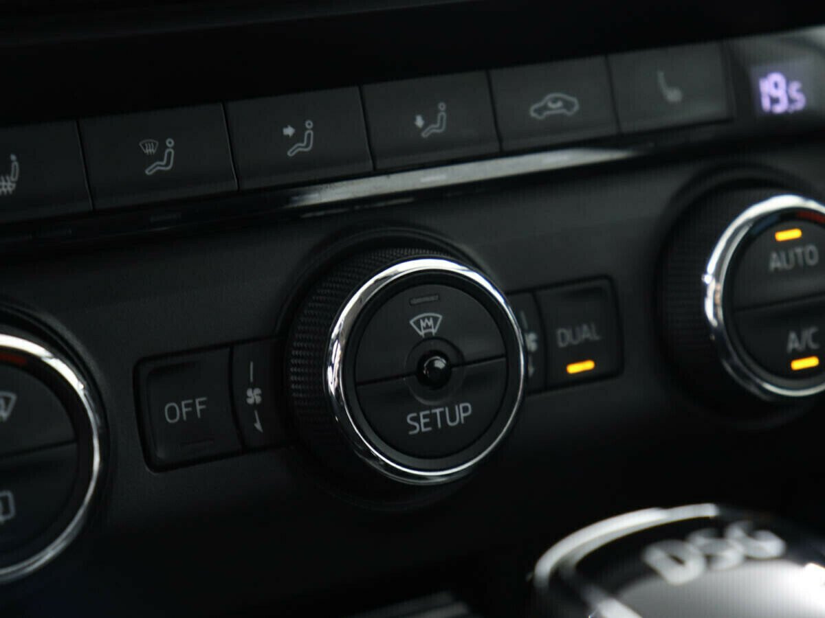 Skoda Octavia, 1.8 л, Робот, 2014 фото 9